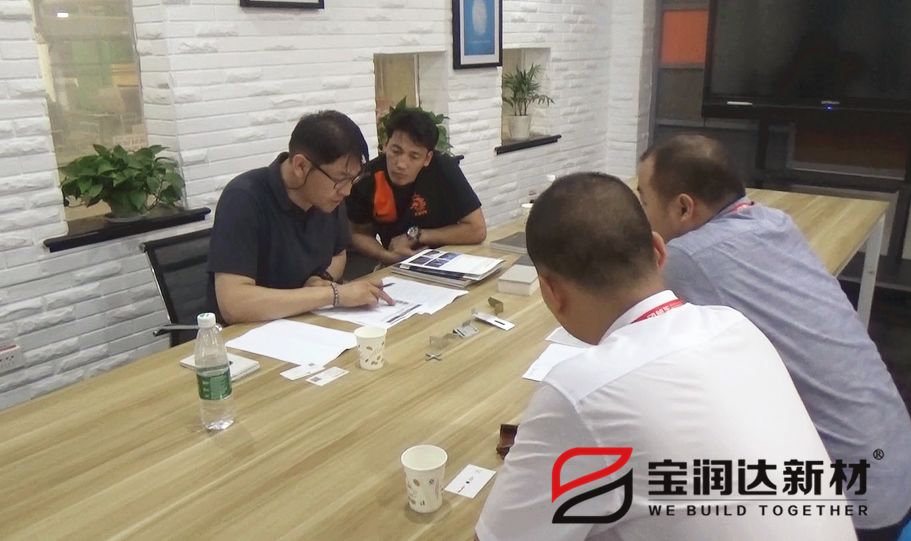 外蒙古客戶來(lái)訪寶潤(rùn)達(dá)洽談保溫一體板合作