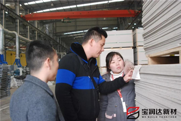 品質(zhì)保證！美國(guó)客戶采購(gòu)商Patrick先生來(lái)訪寶潤(rùn)達(dá)考察驗(yàn)貨